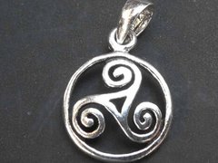 Pandantiv argint tip disc Triskelion celtic 2.2cm